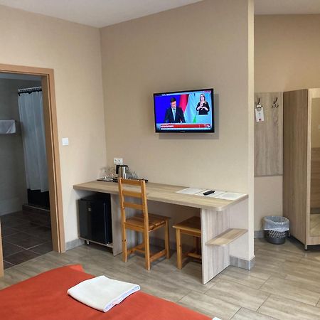 Nautilus Etterem Es Panzio Hotell Dabas Eksteriør bilde