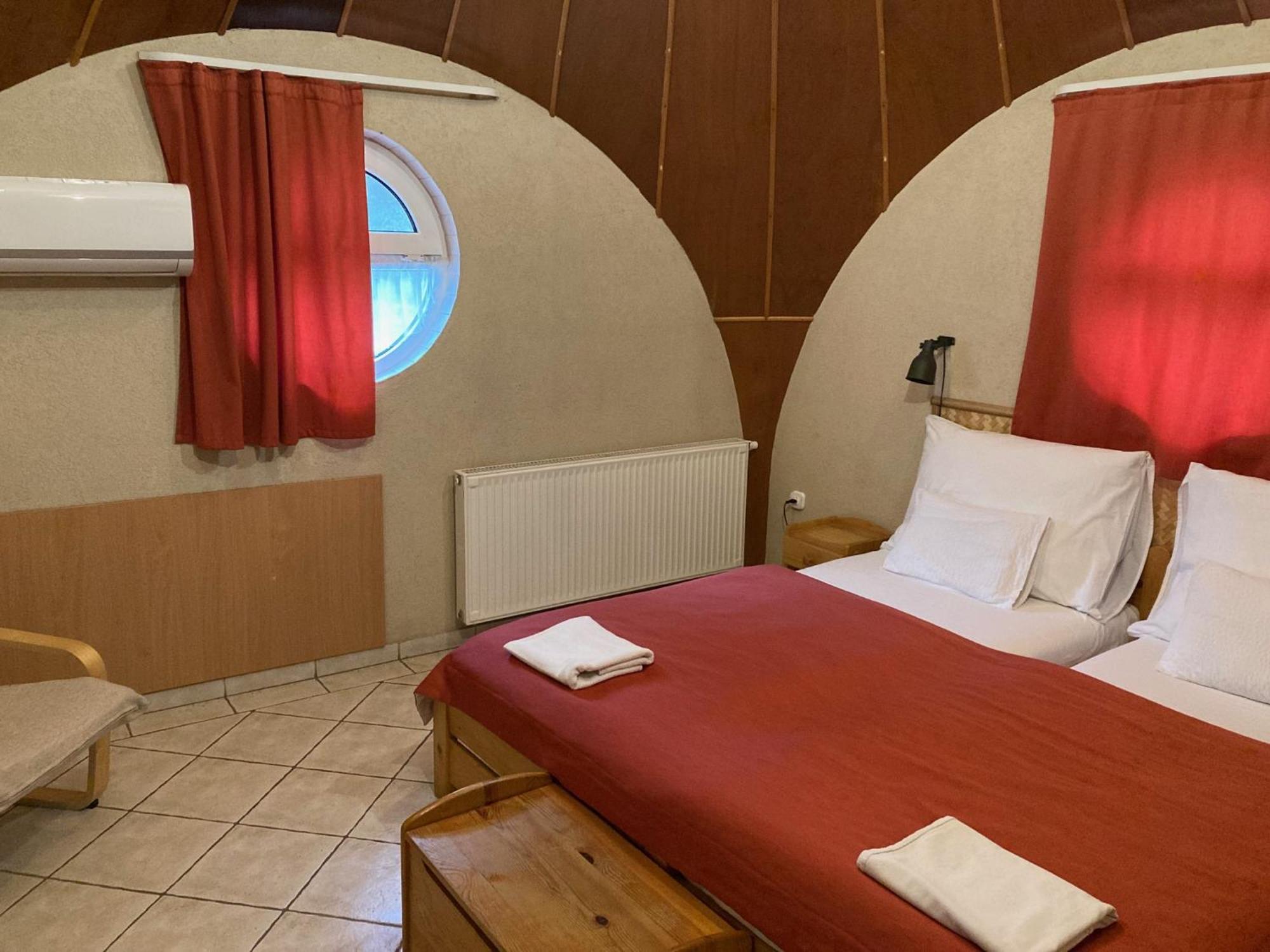 Nautilus Etterem Es Panzio Hotell Dabas Eksteriør bilde