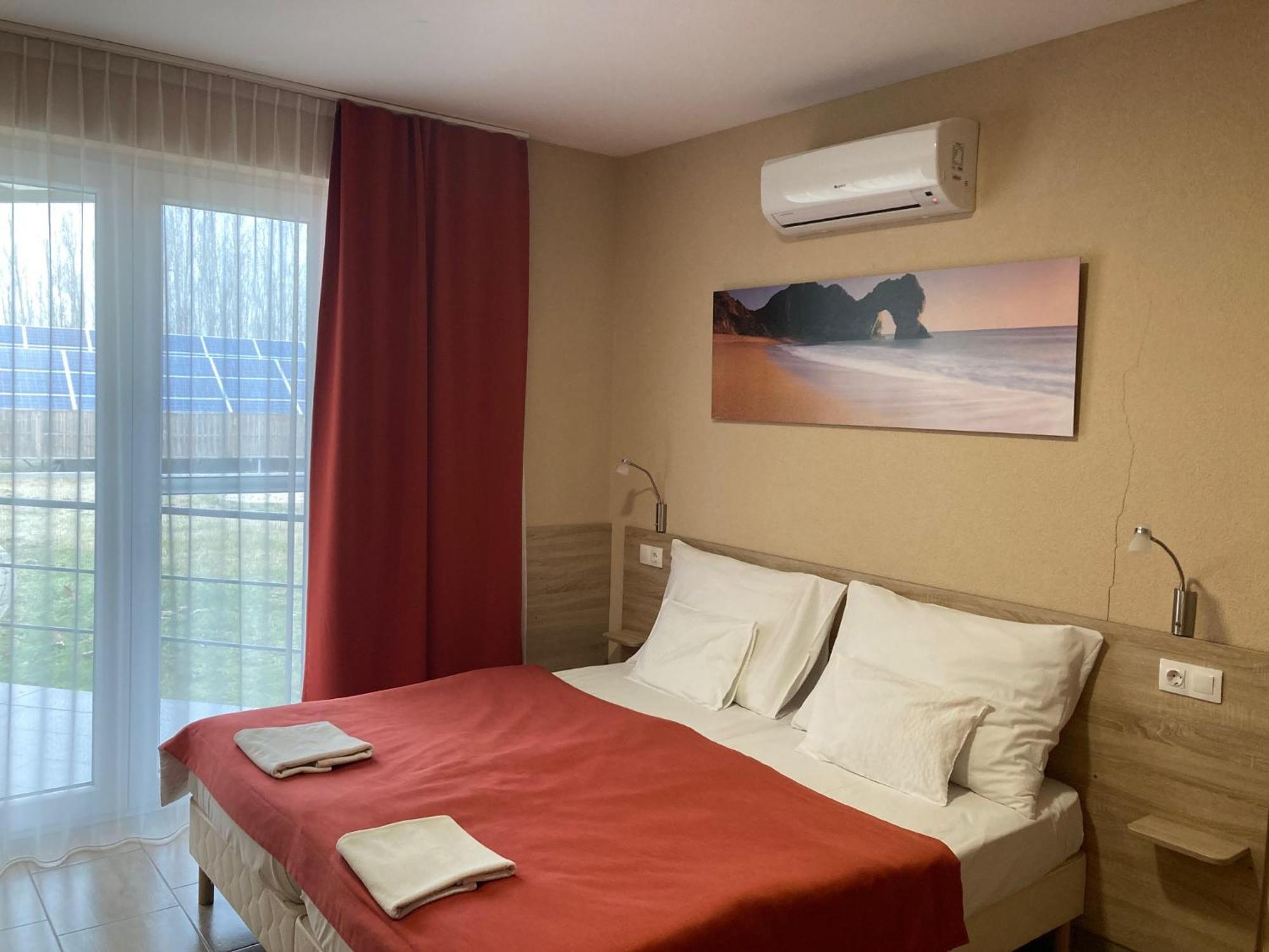 Nautilus Etterem Es Panzio Hotell Dabas Eksteriør bilde