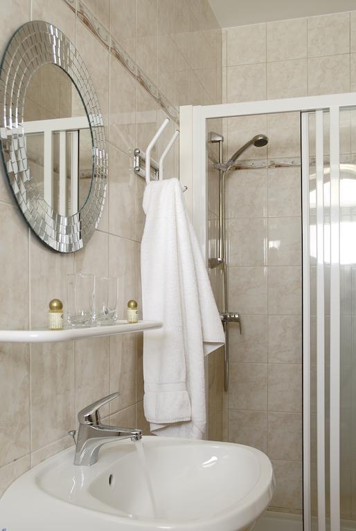 Nautilus Etterem Es Panzio Hotell Dabas Rom bilde
